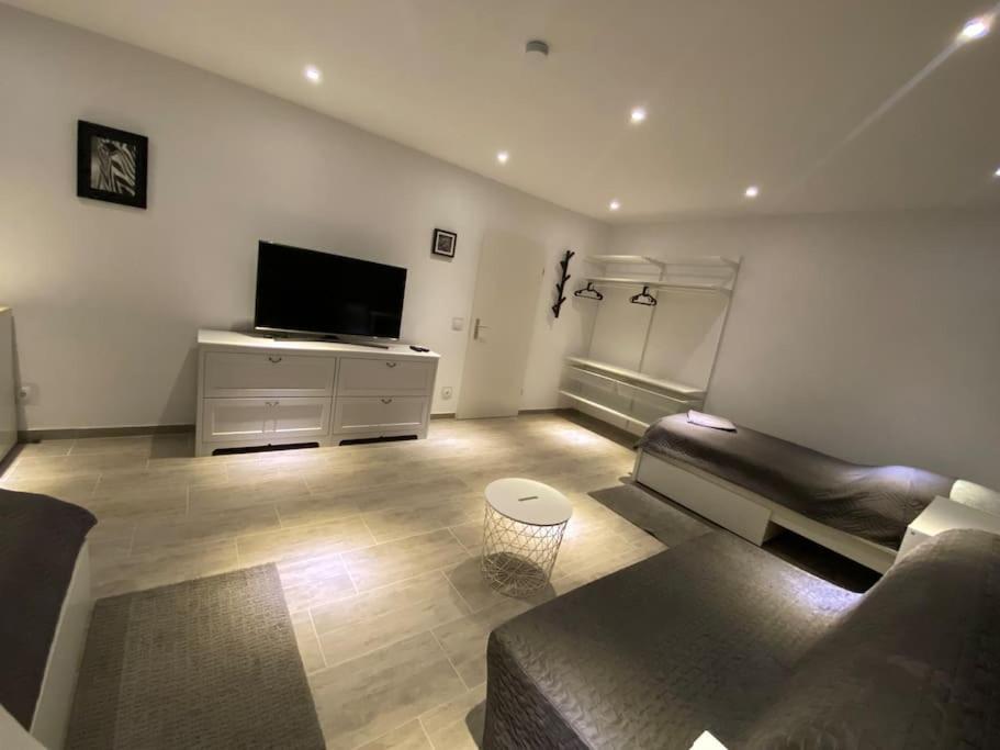 Ferienwohnung 3,5 Zimmer Zentrale Lage Дуйсбург Екстериор снимка